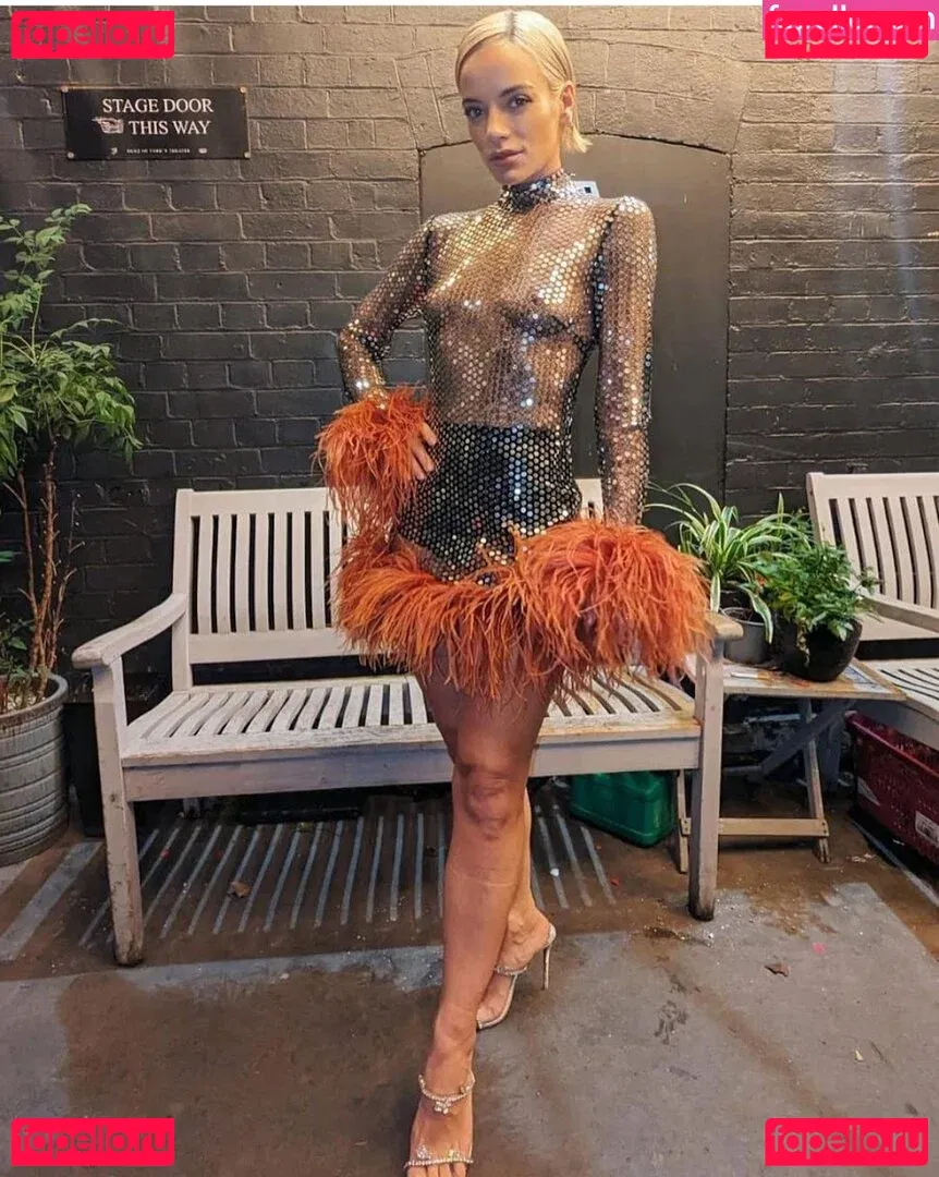 Lily Allen Onlyfans Photo Gallery 