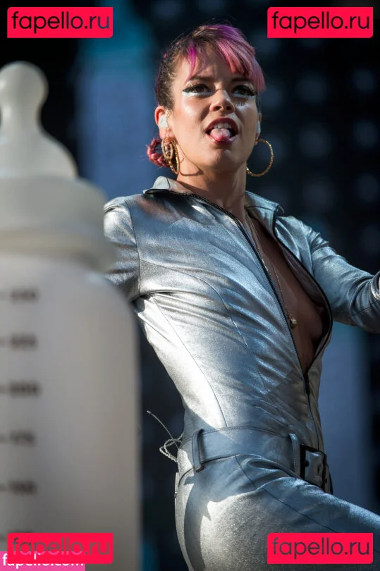 Lily Allen Onlyfans Photo Gallery 