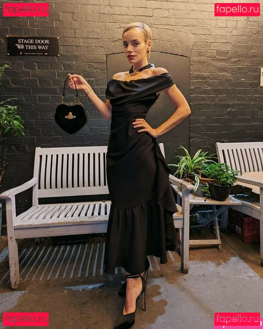 Lily Allen Onlyfans Photo Gallery 