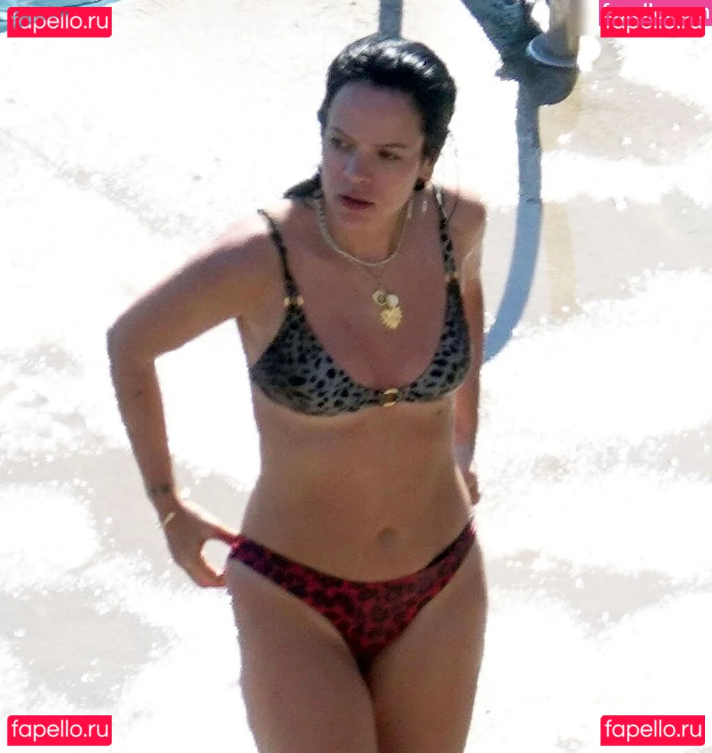 Lily Allen Onlyfans Photo Gallery 