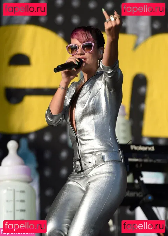 Lily Allen Onlyfans Photo Gallery 