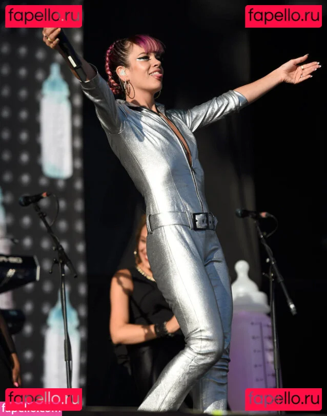 Lily Allen Onlyfans Photo Gallery 