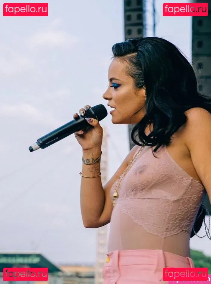 Lily Allen Onlyfans Photo Gallery 