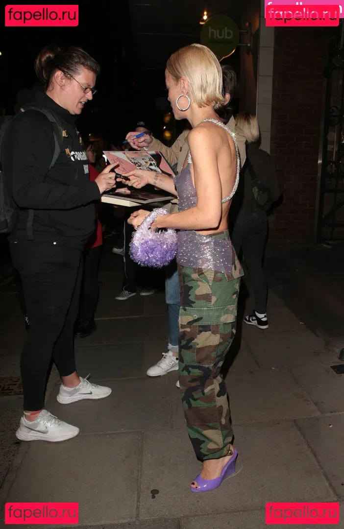 Lily Allen Onlyfans Photo Gallery 