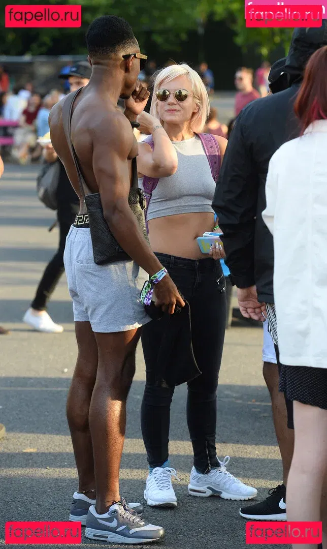 Lily Allen Onlyfans Photo Gallery 