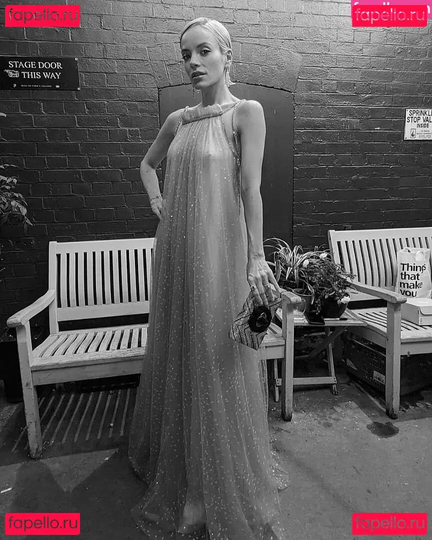 Lily Allen Onlyfans Photo Gallery 