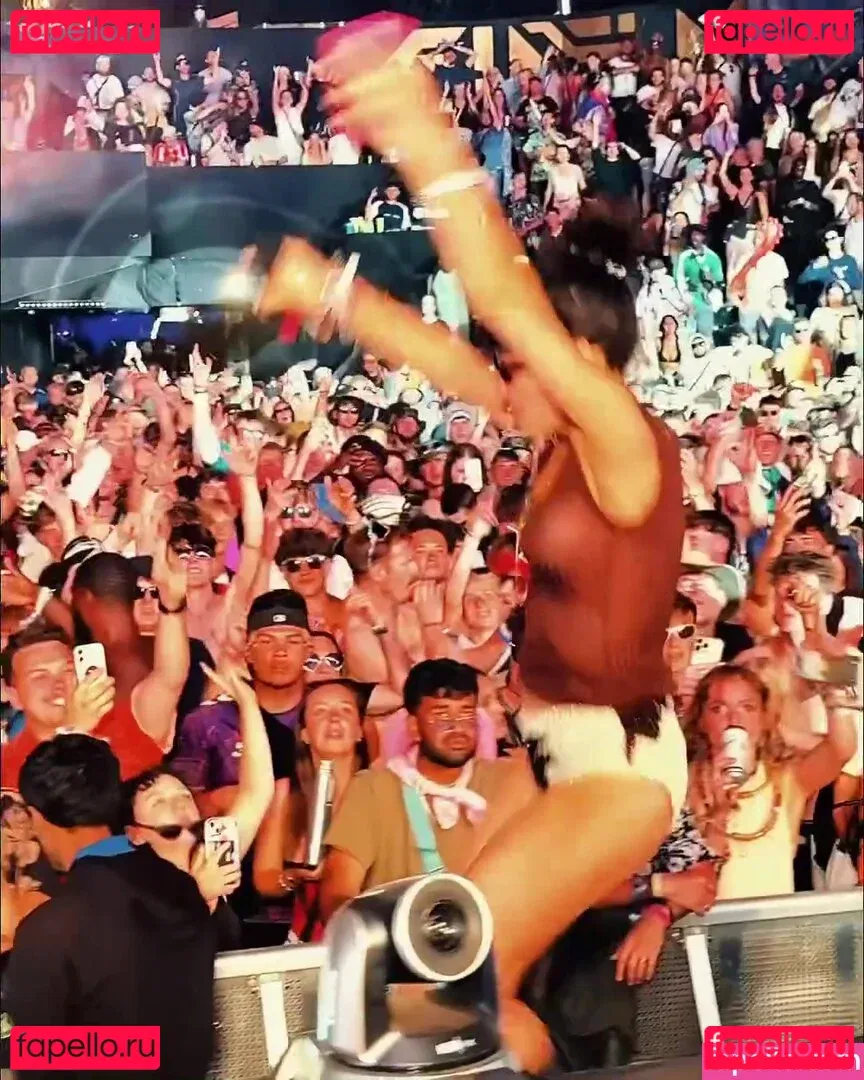 Lily Allen Onlyfans Photo Gallery 