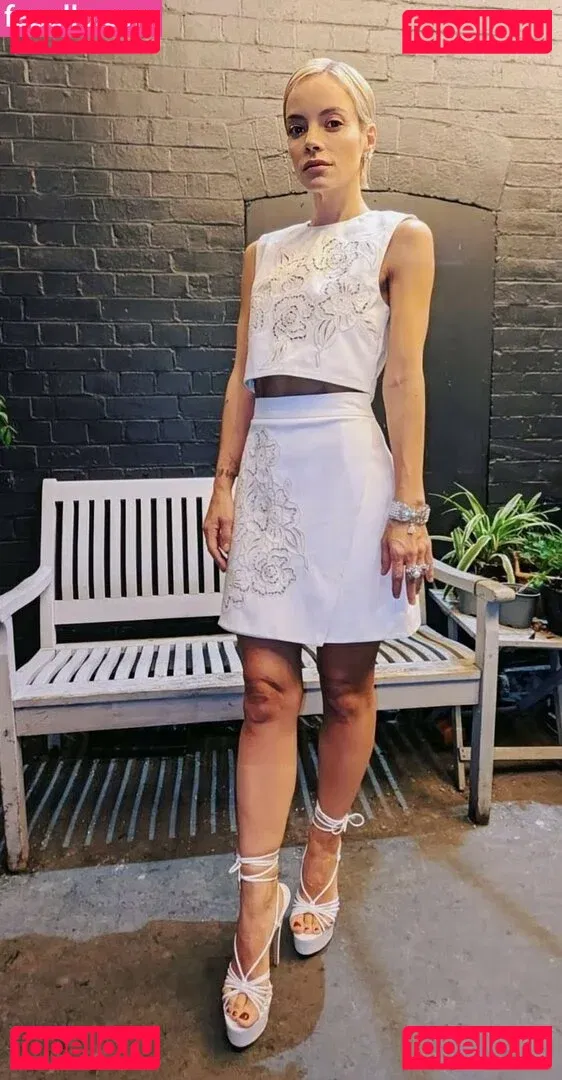 Lily Allen Onlyfans Photo Gallery 