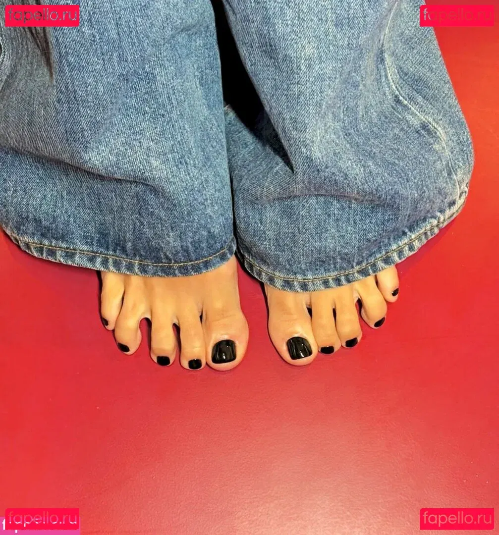 Lily Allen Onlyfans Photo Gallery 