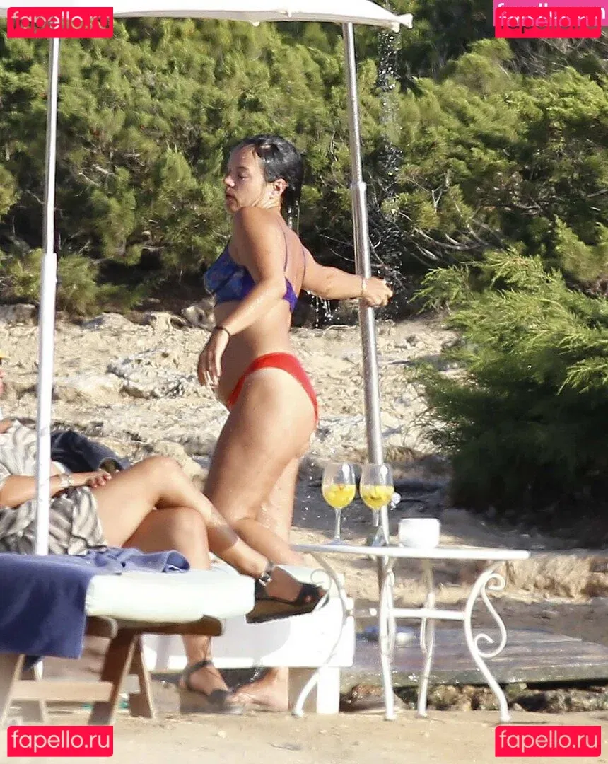 Lily Allen Onlyfans Photo Gallery 