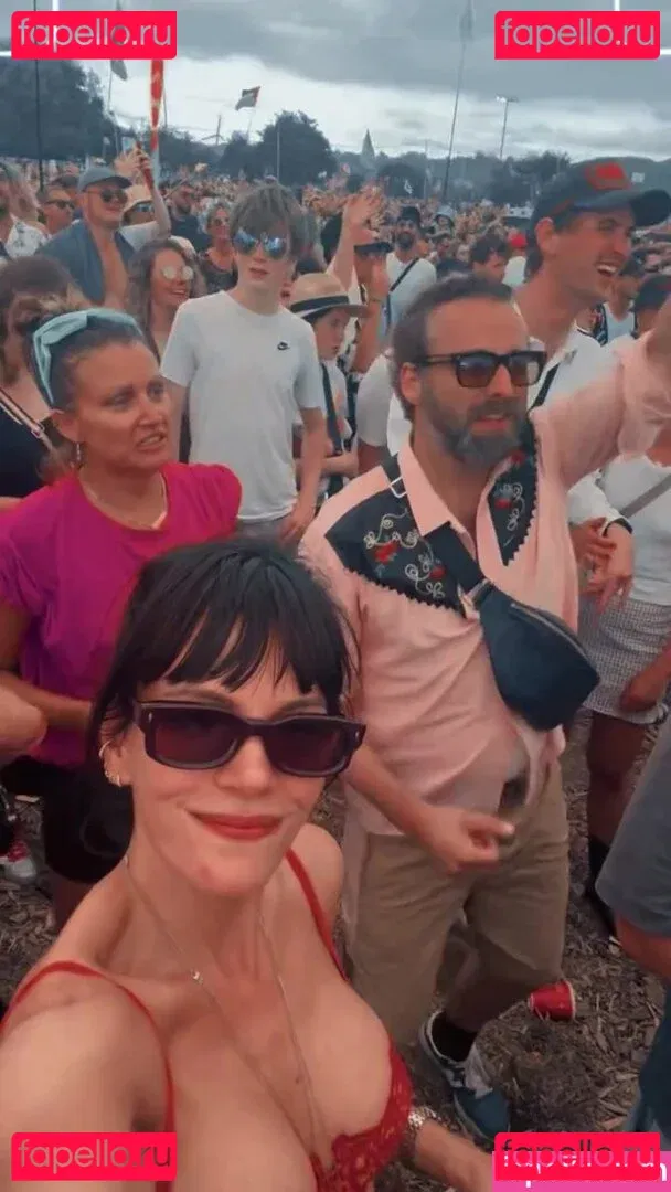 Lily Allen Onlyfans Photo Gallery 