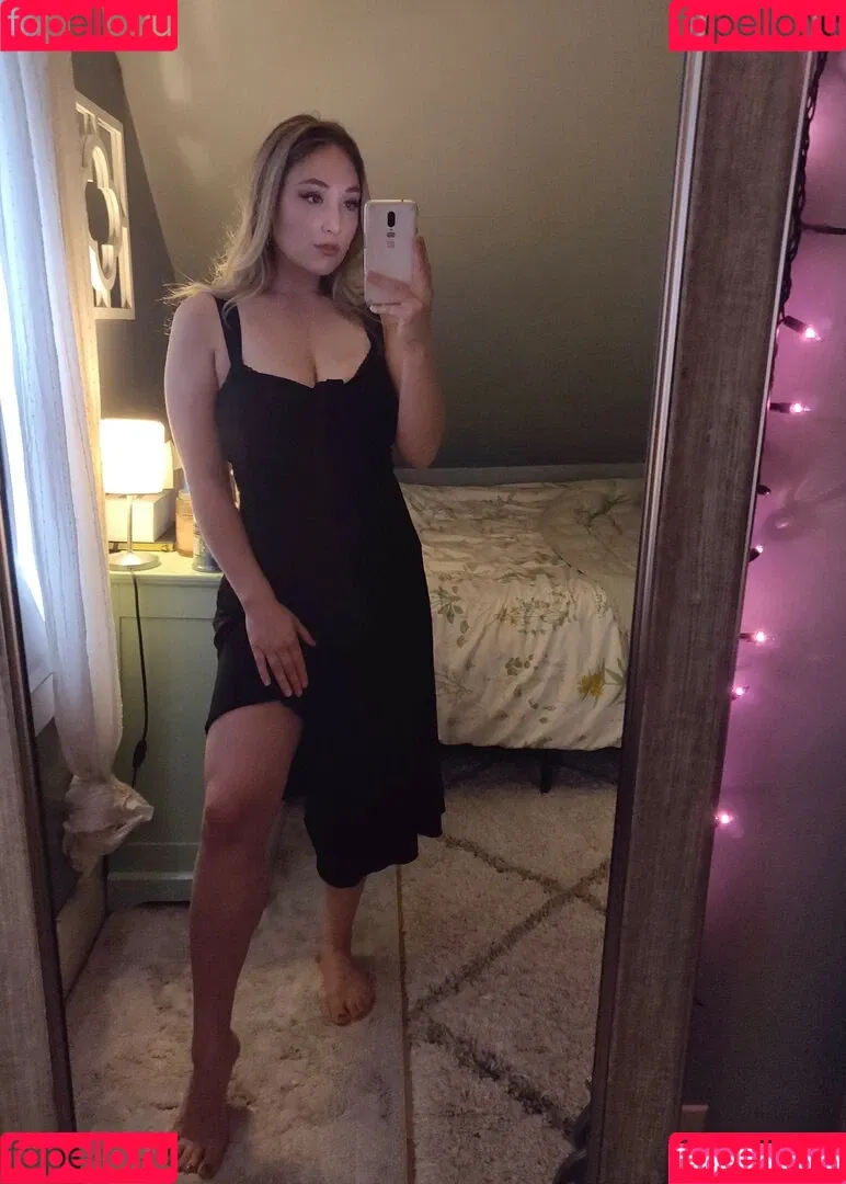 juliatvgames Onlyfans Photo Gallery 