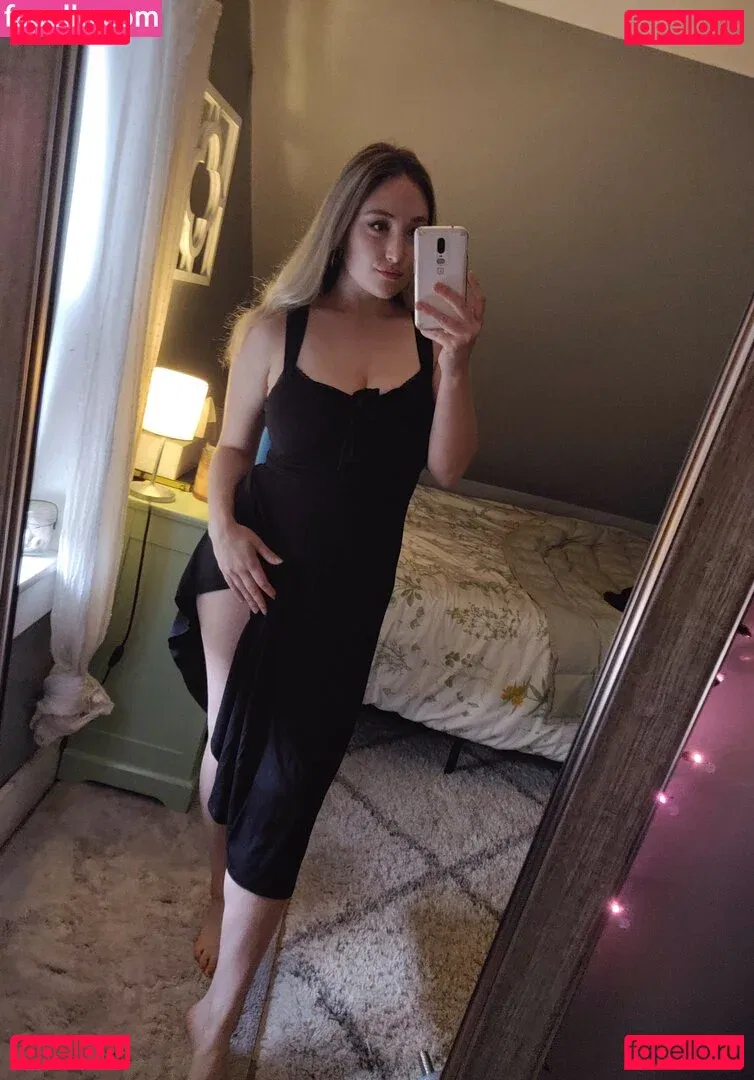 juliatvgames Onlyfans Photo Gallery 