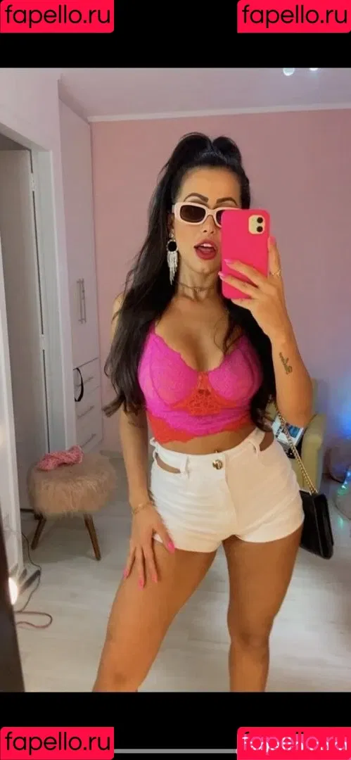 Nina Klein Onlyfans Photo Gallery 