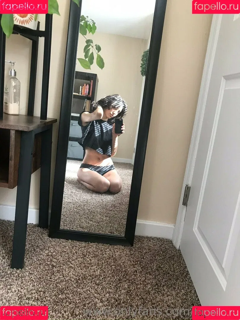 emz_v3 Onlyfans Photo Gallery 