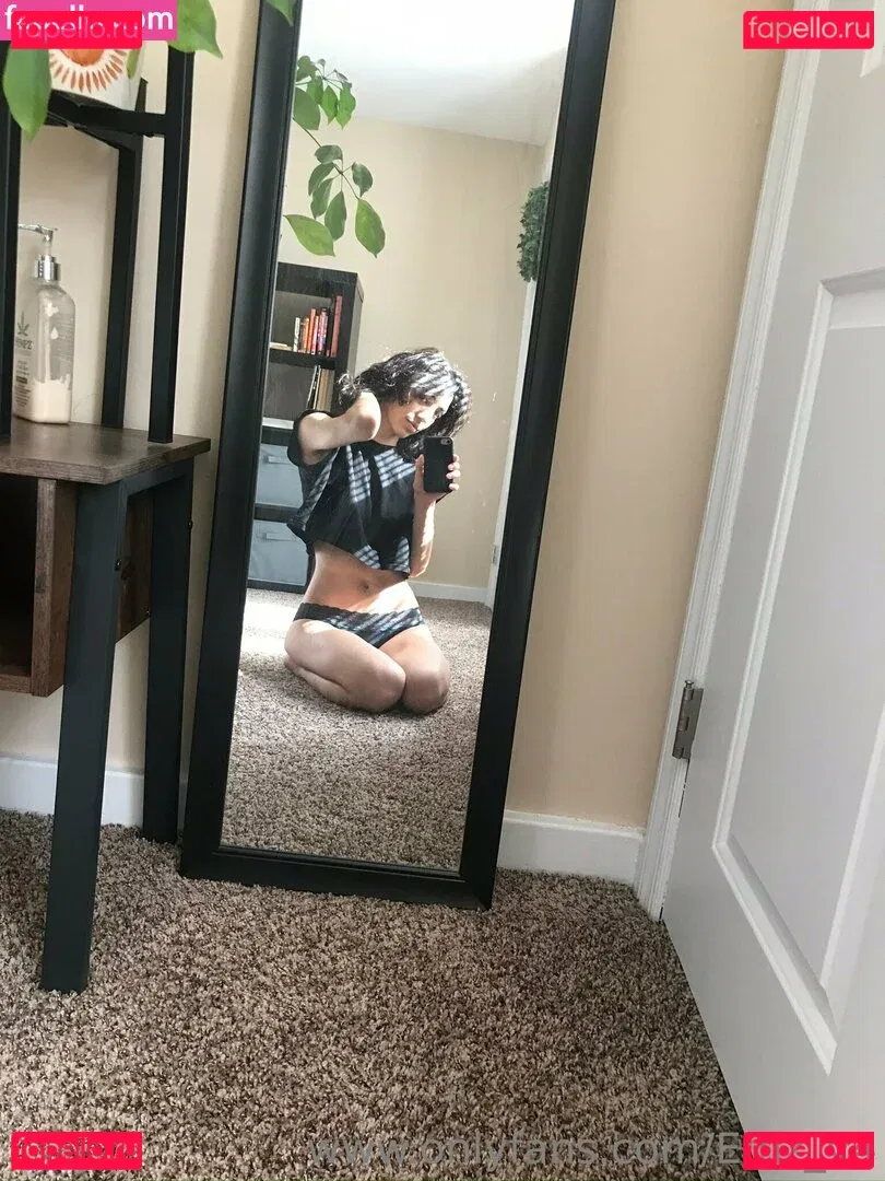 emz_v3 Onlyfans Photo Gallery 