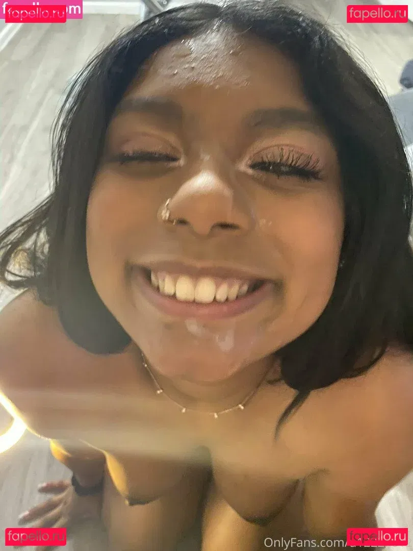 realmarinalina Onlyfans Photo Gallery 