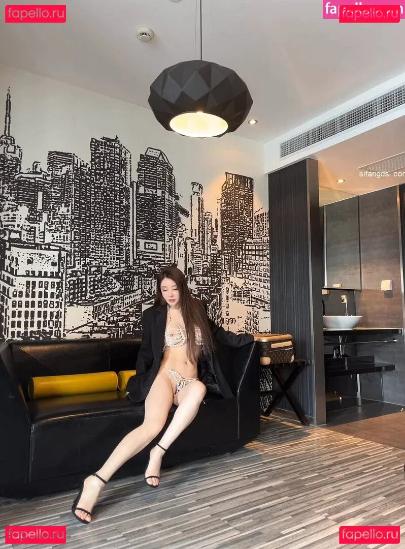 Xoreneeo Onlyfans Photo Gallery 