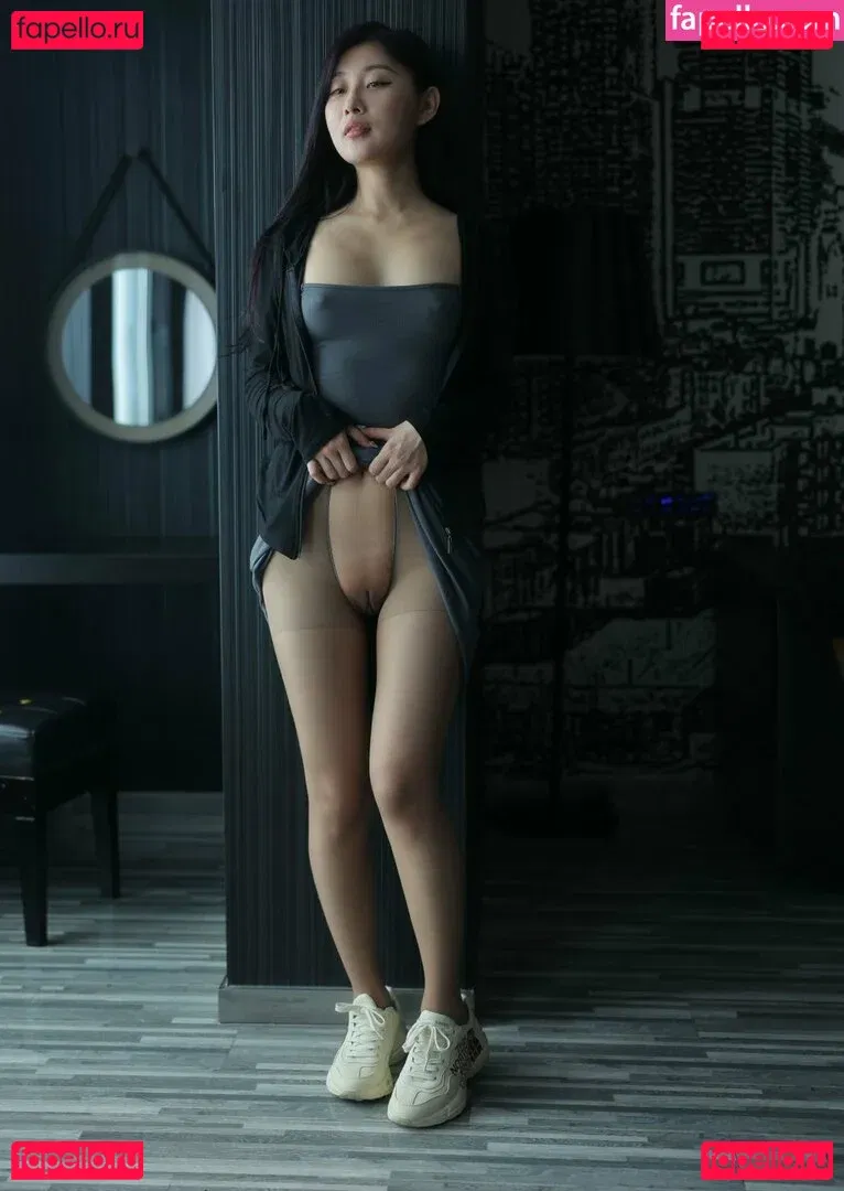 Xoreneeo Onlyfans Photo Gallery 