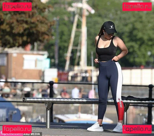 littlebitsoflottie Onlyfans Photo Gallery 