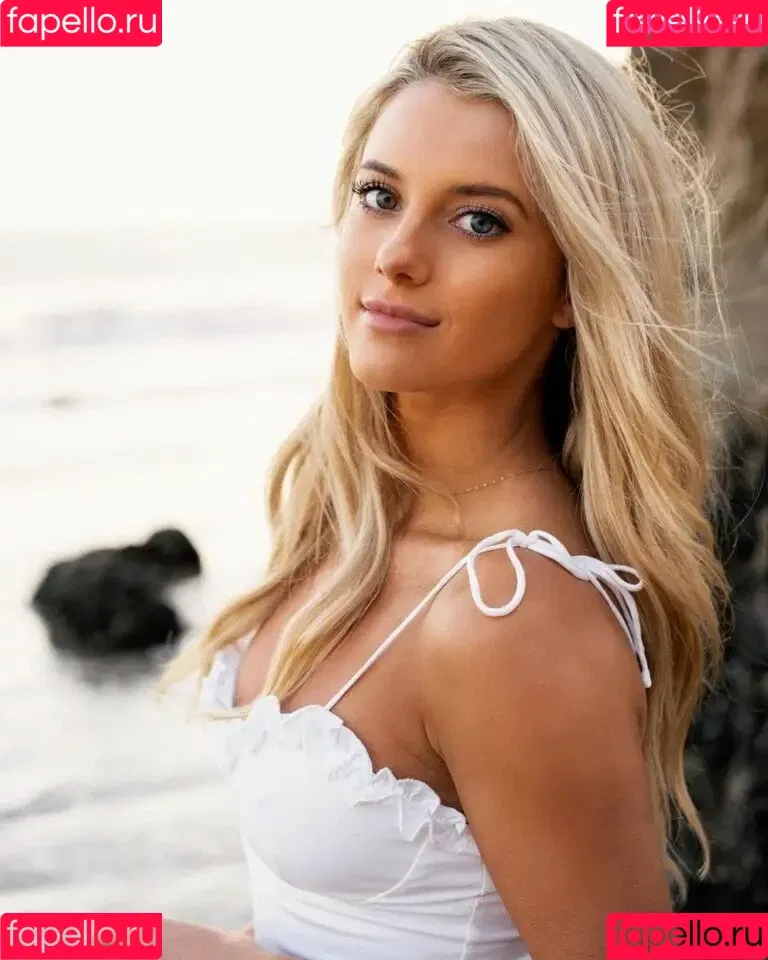 Lindsay Brewer Onlyfans Photo Gallery 