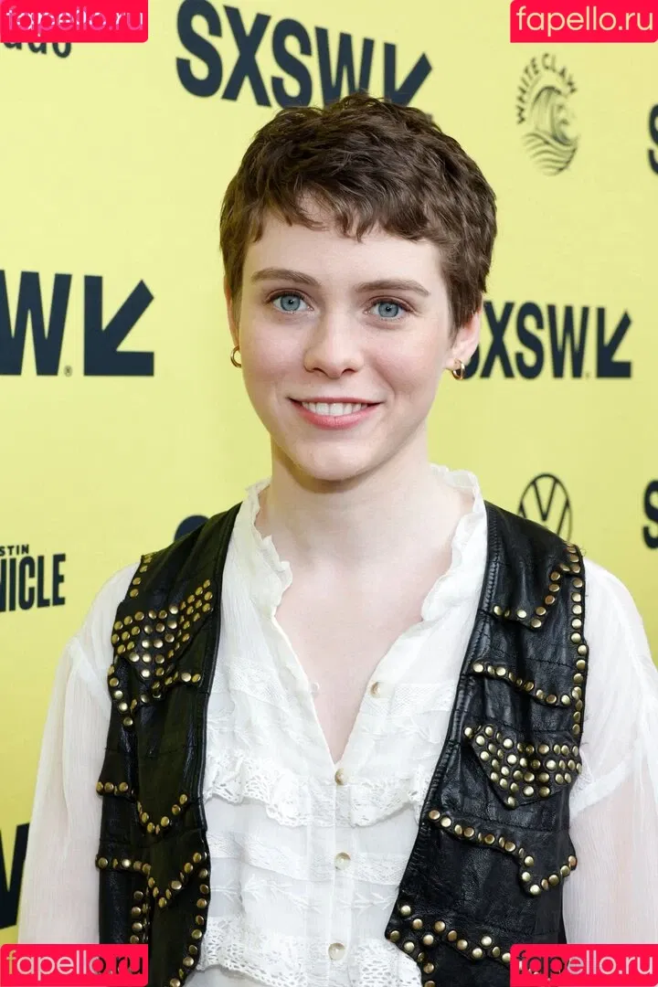 Sophia Lillis Onlyfans Photo Gallery 