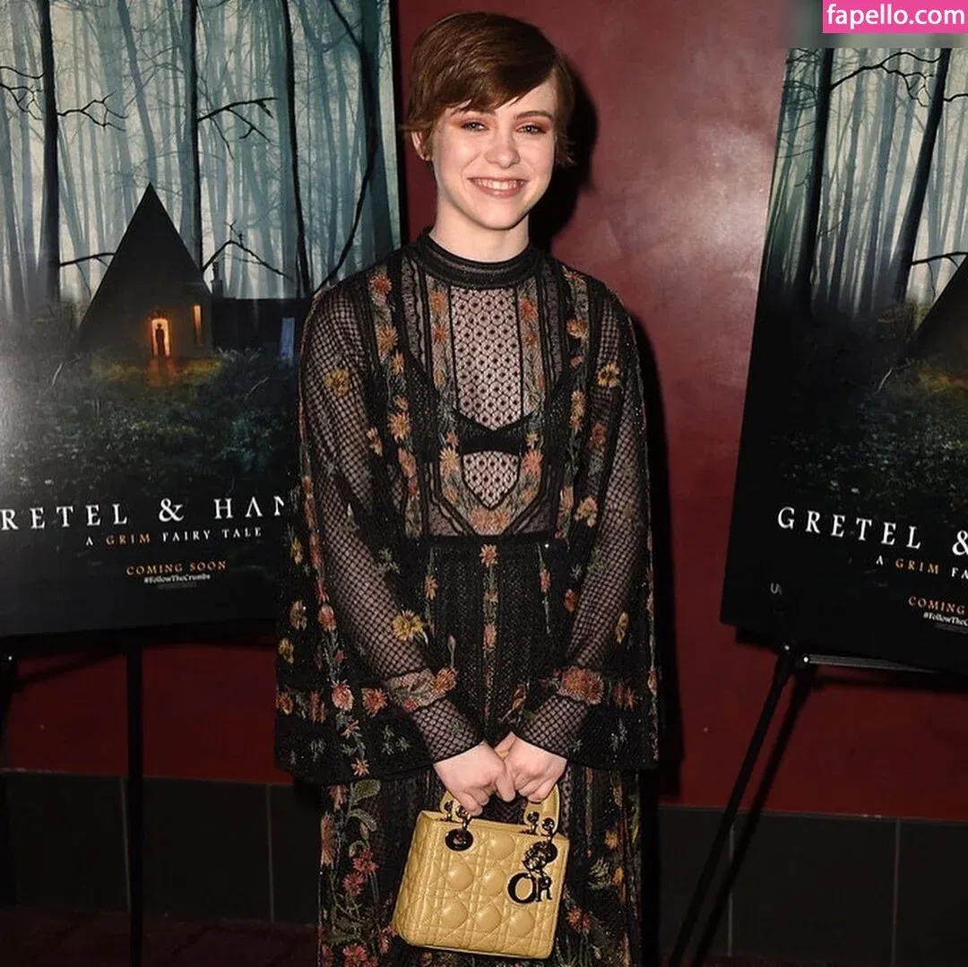 Sophia Lillis Onlyfans Photo Gallery 