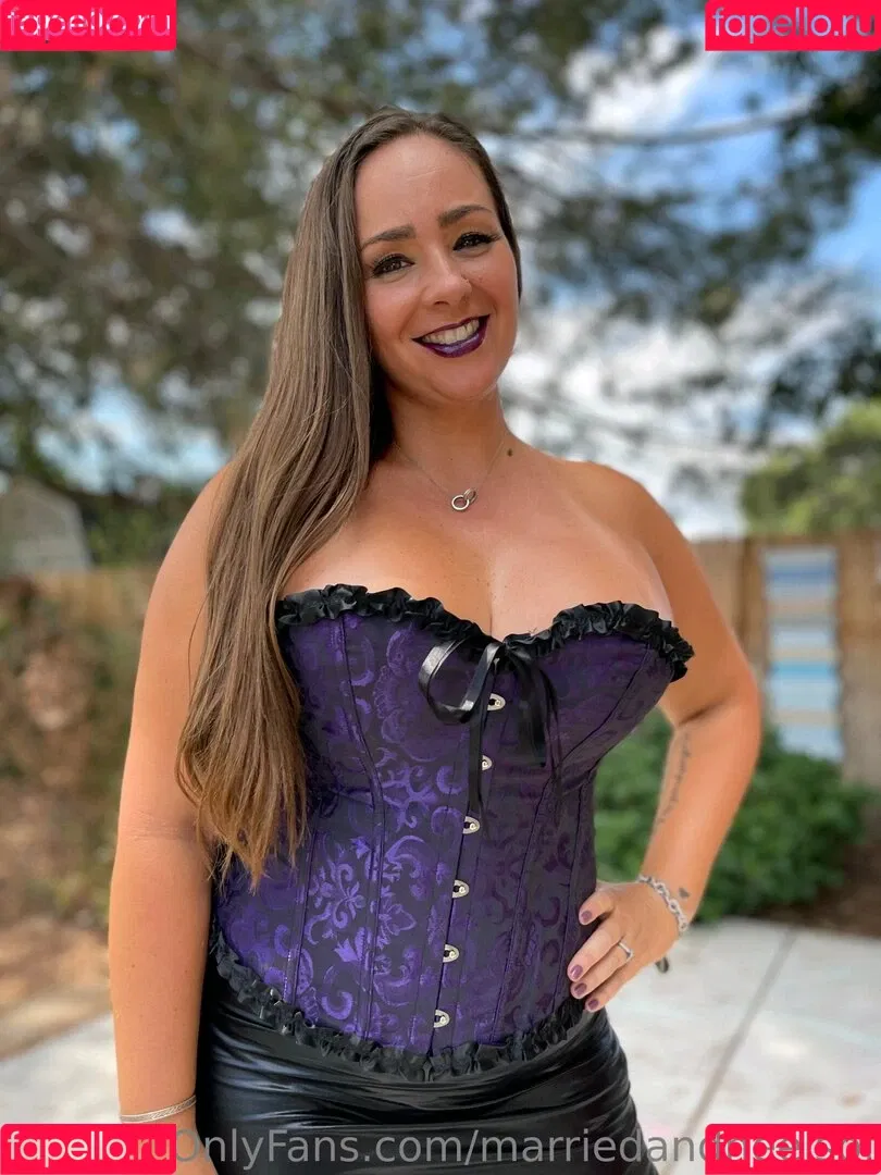 marriedandheelsof Onlyfans Photo Gallery 