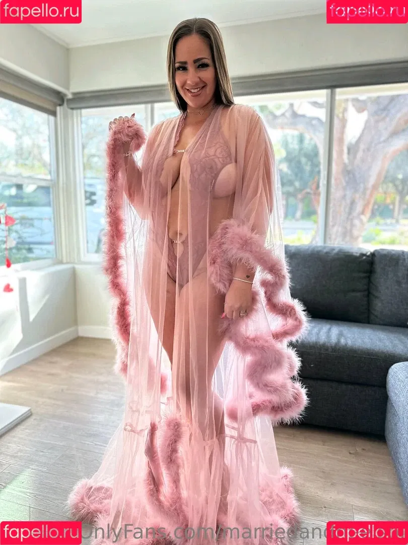 marriedandheelsof Onlyfans Photo Gallery 