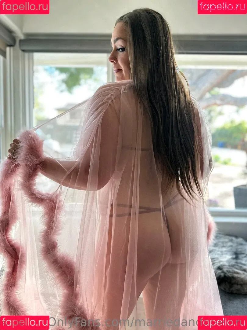marriedandheelsof Onlyfans Photo Gallery 