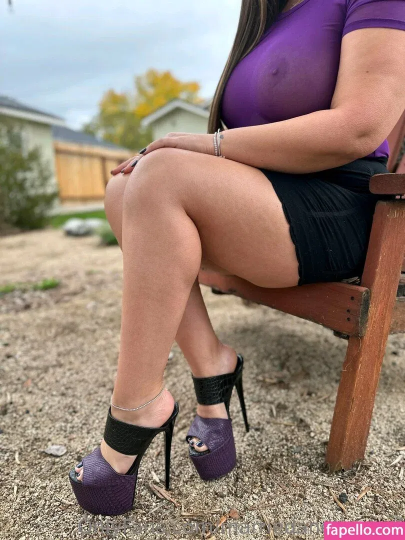 marriedandheelsof Onlyfans Photo Gallery 