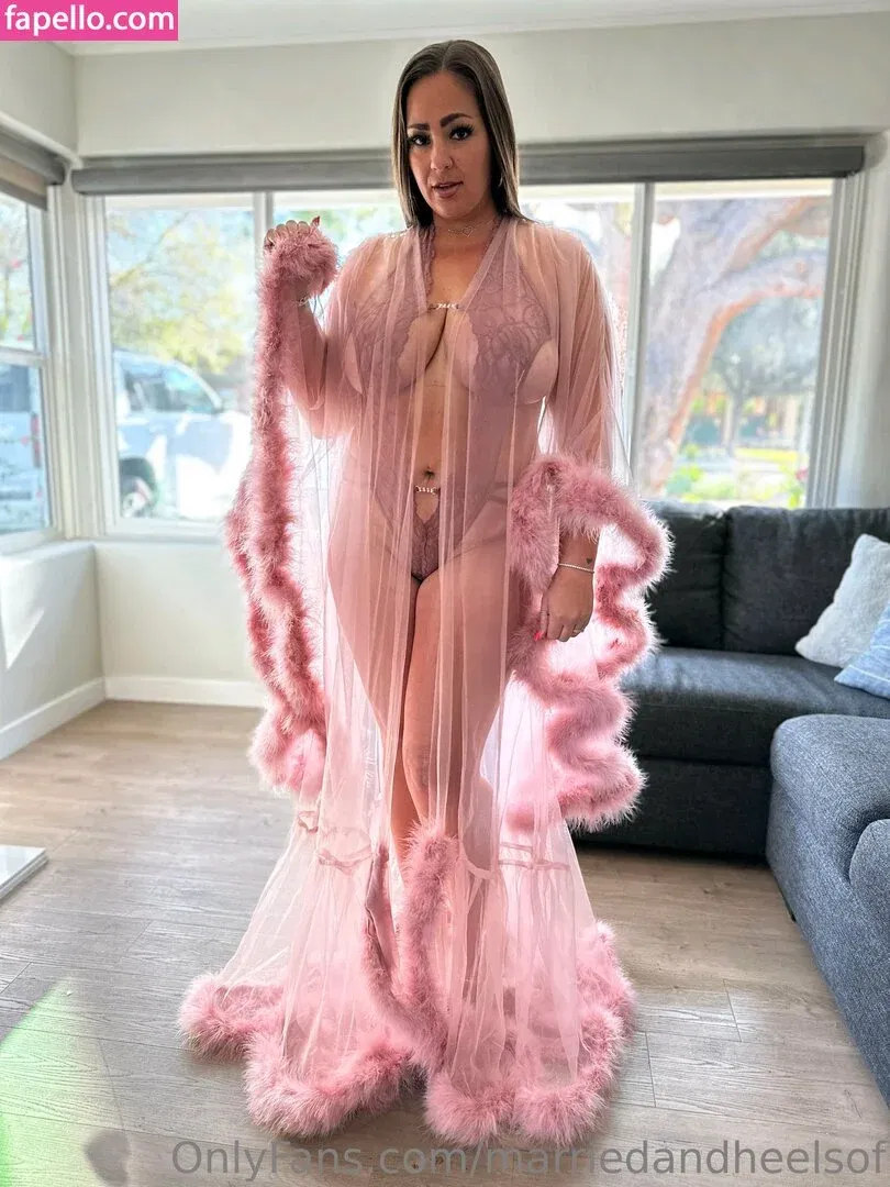 marriedandheelsof Onlyfans Photo Gallery 