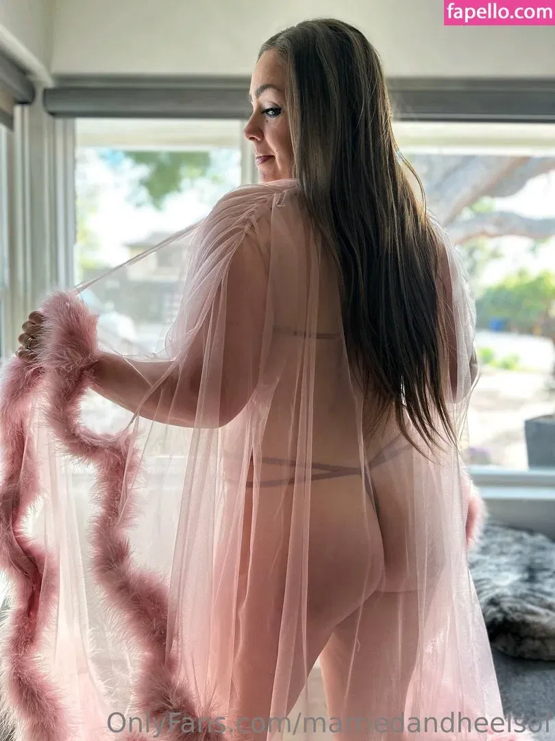 marriedandheelsof Onlyfans Photo Gallery 