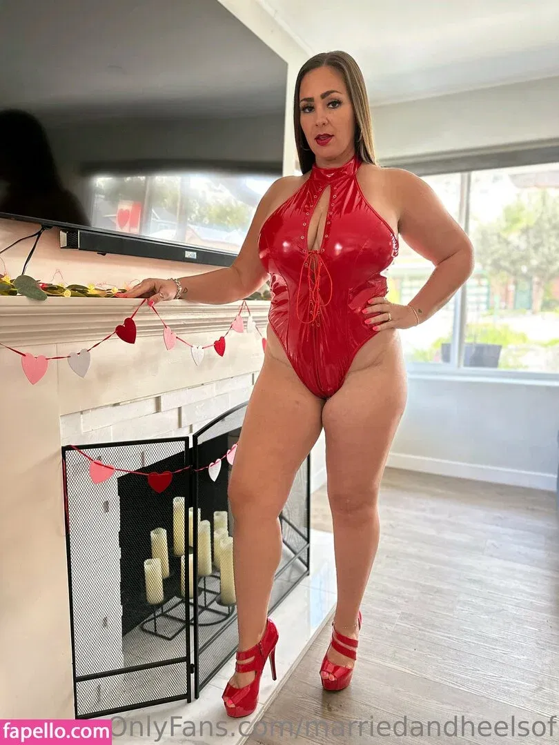 marriedandheelsof Onlyfans Photo Gallery 
