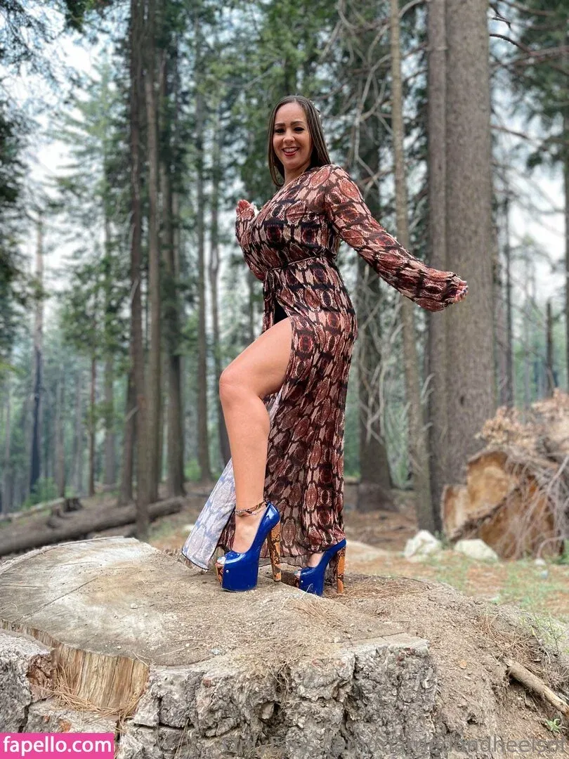 marriedandheelsof Onlyfans Photo Gallery 