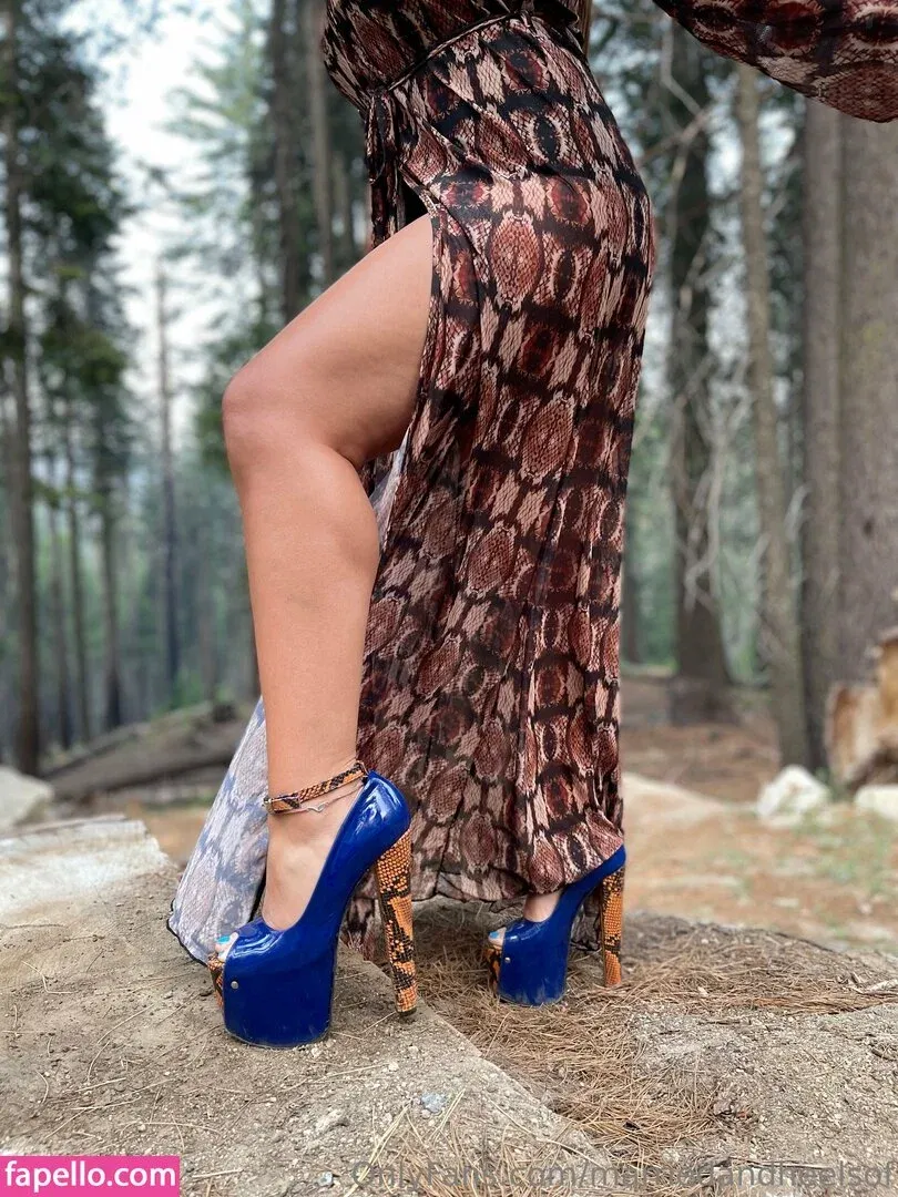 marriedandheelsof Onlyfans Photo Gallery 