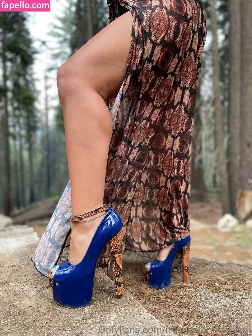 marriedandheelsof Onlyfans Photo Gallery 