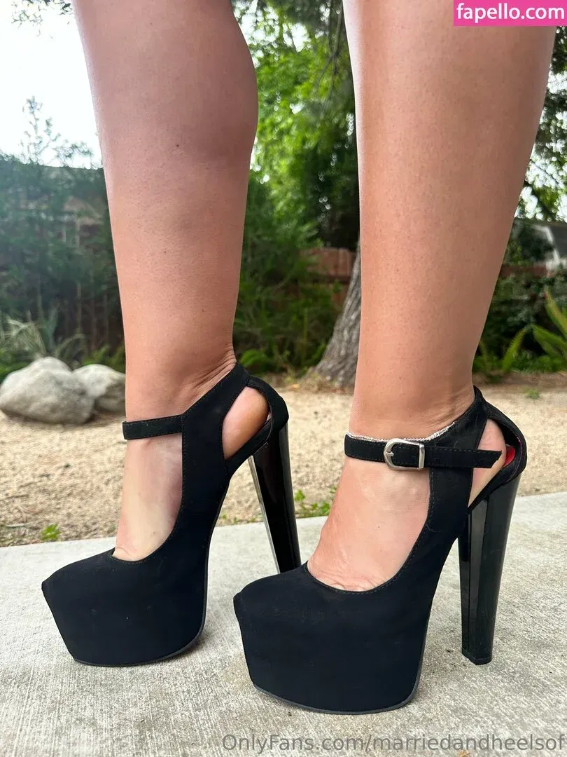 marriedandheelsof Onlyfans Photo Gallery 