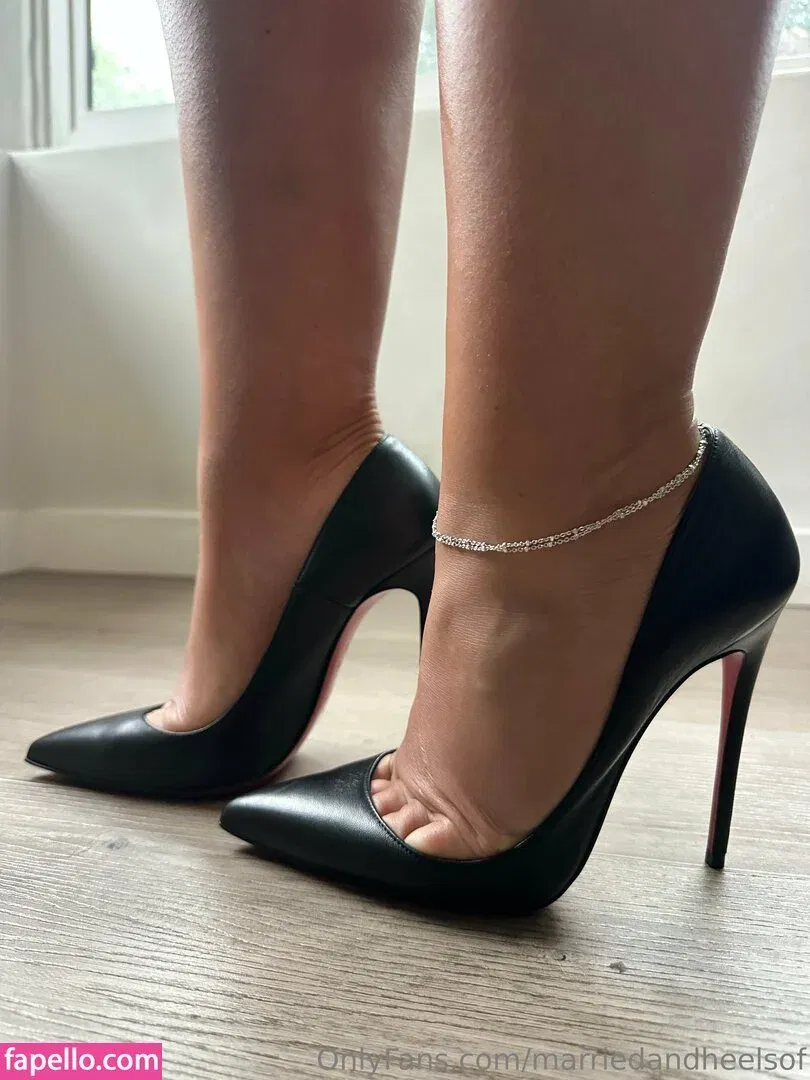 marriedandheelsof Onlyfans Photo Gallery 