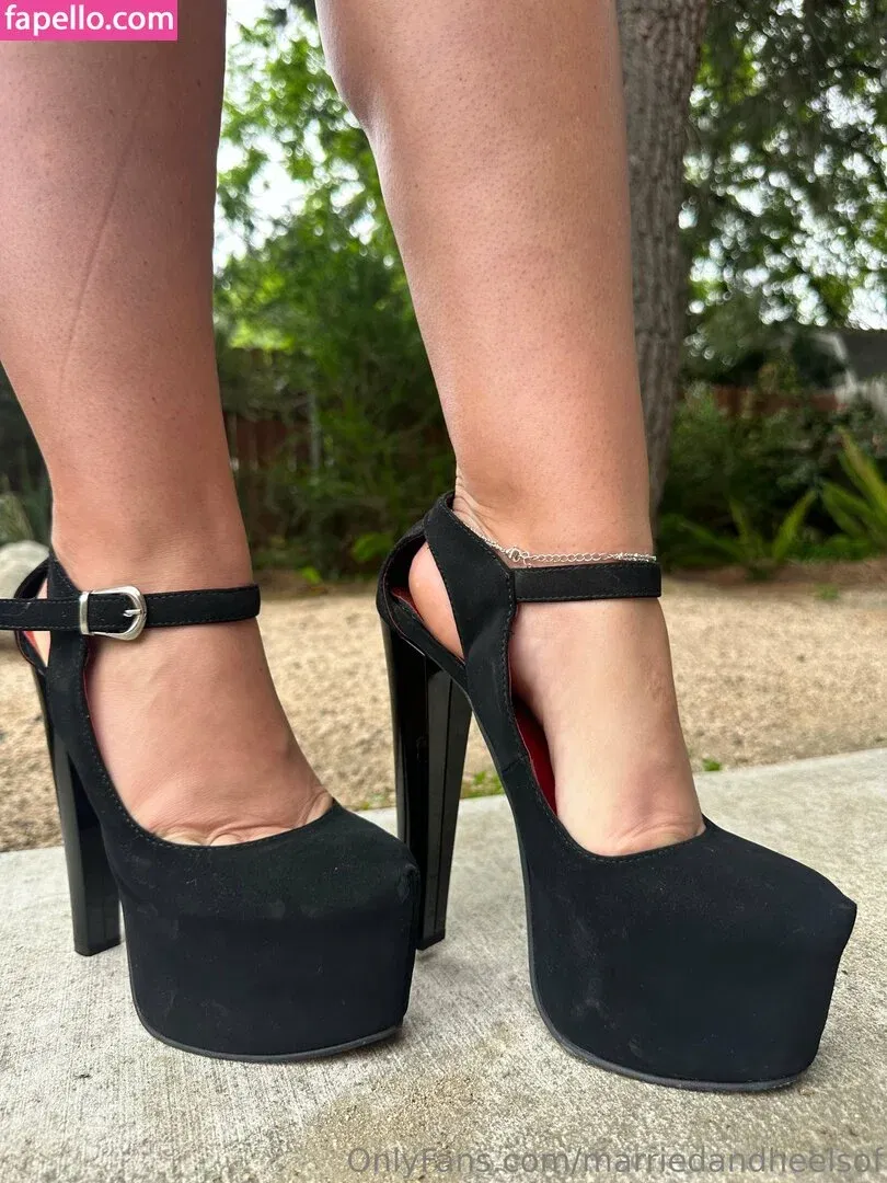 marriedandheelsof Onlyfans Photo Gallery 
