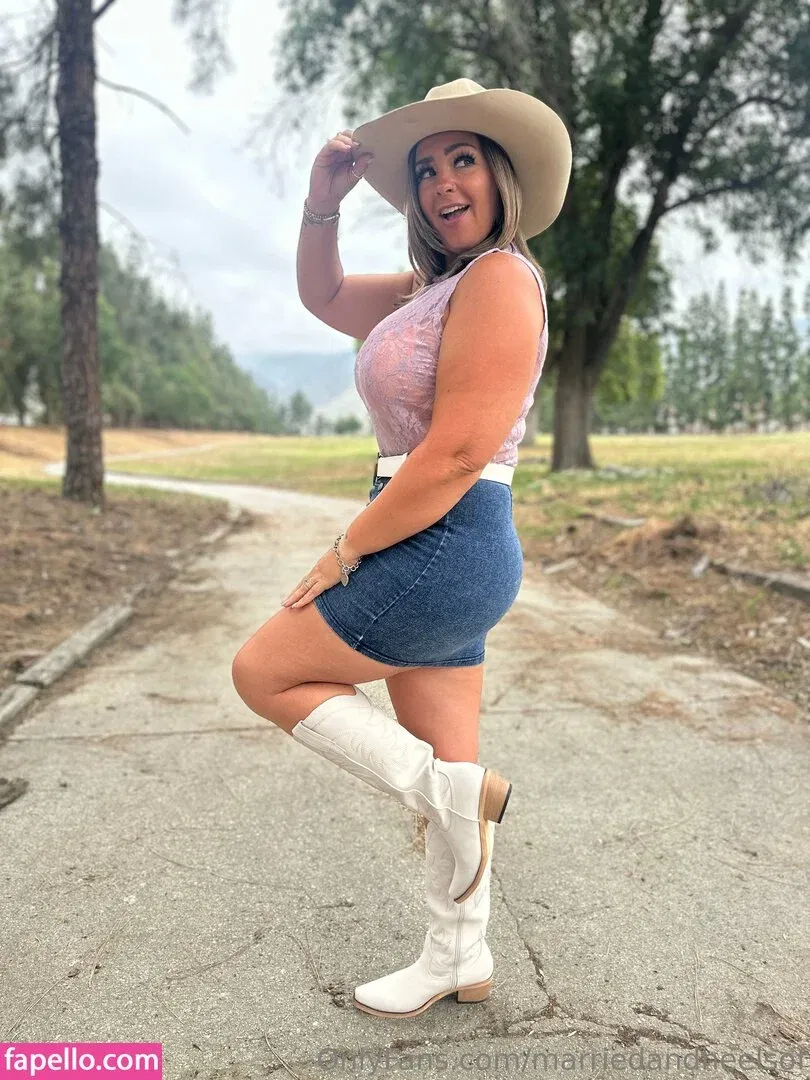 marriedandheelsof Onlyfans Photo Gallery 