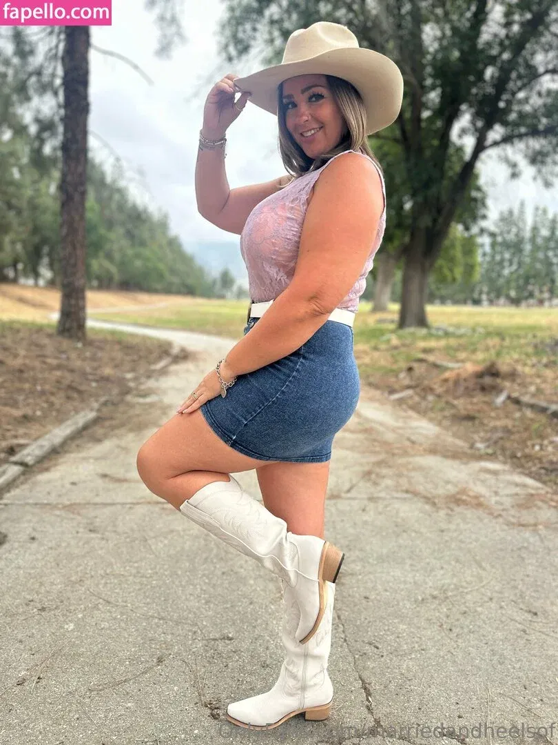 marriedandheelsof Onlyfans Photo Gallery 