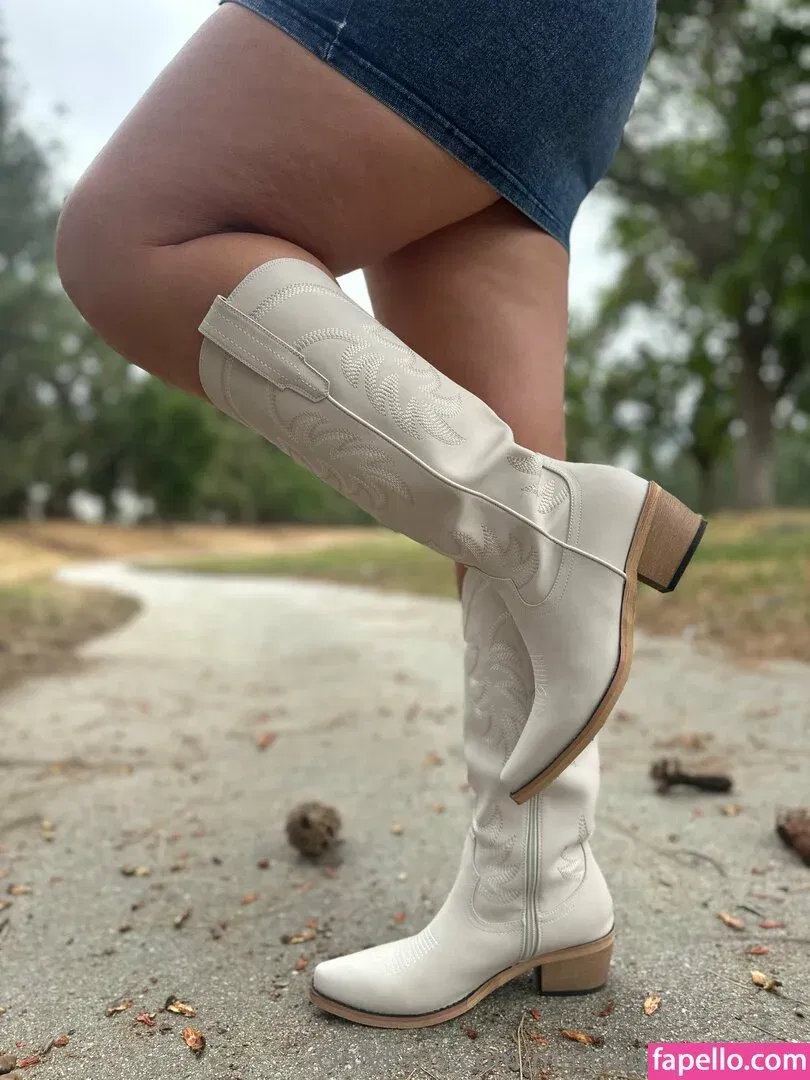 marriedandheelsof Onlyfans Photo Gallery 