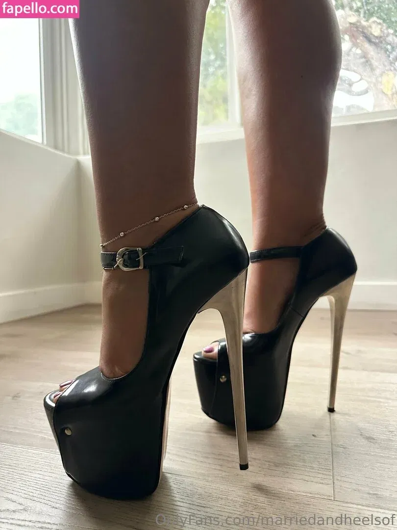 marriedandheelsof Onlyfans Photo Gallery 