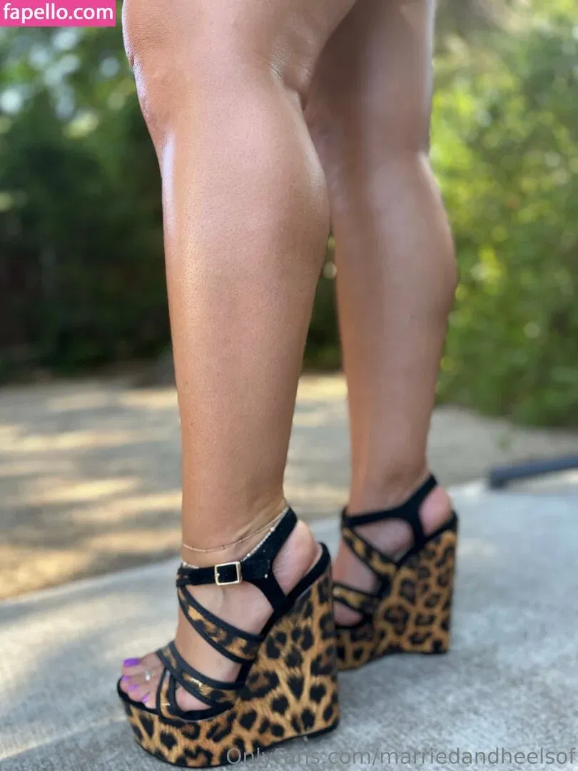 marriedandheelsof Onlyfans Photo Gallery 