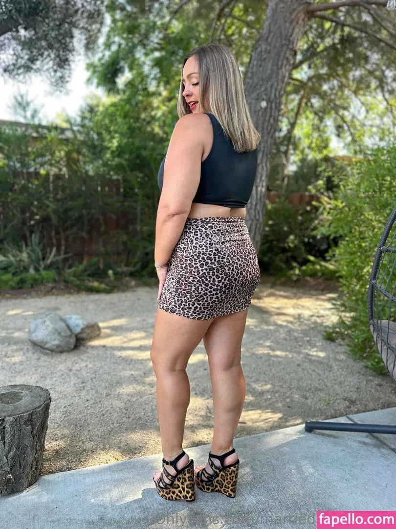 marriedandheelsof Onlyfans Photo Gallery 