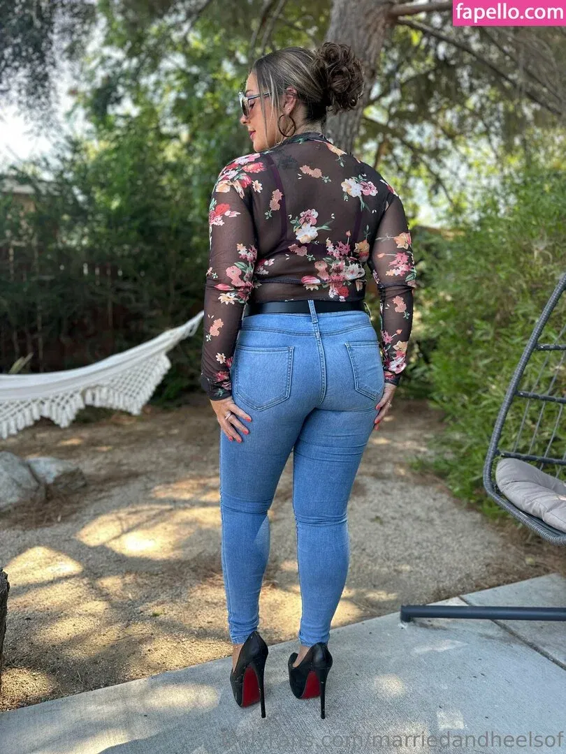 marriedandheelsof Onlyfans Photo Gallery 
