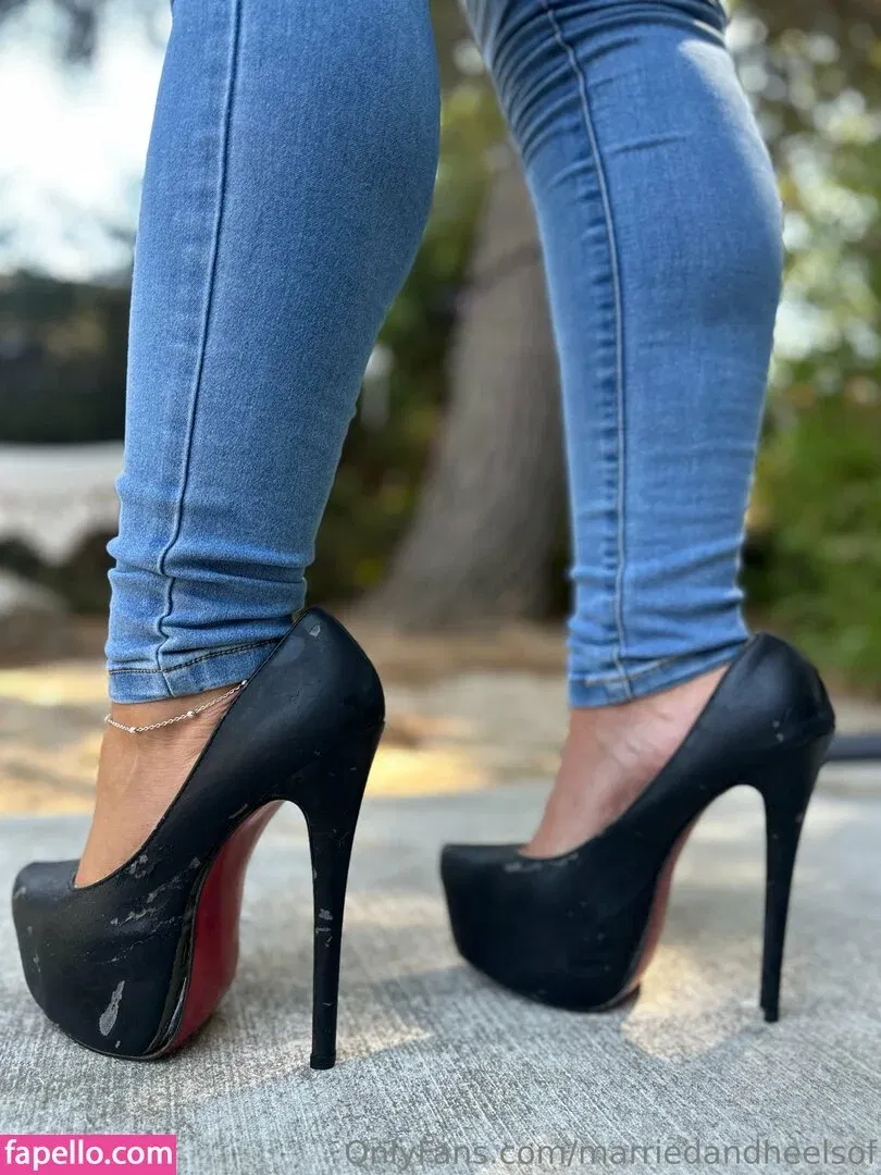 marriedandheelsof Onlyfans Photo Gallery 