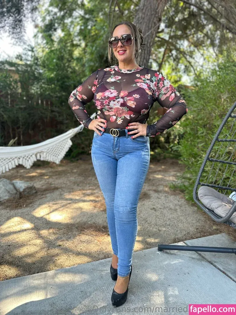 marriedandheelsof Onlyfans Photo Gallery 