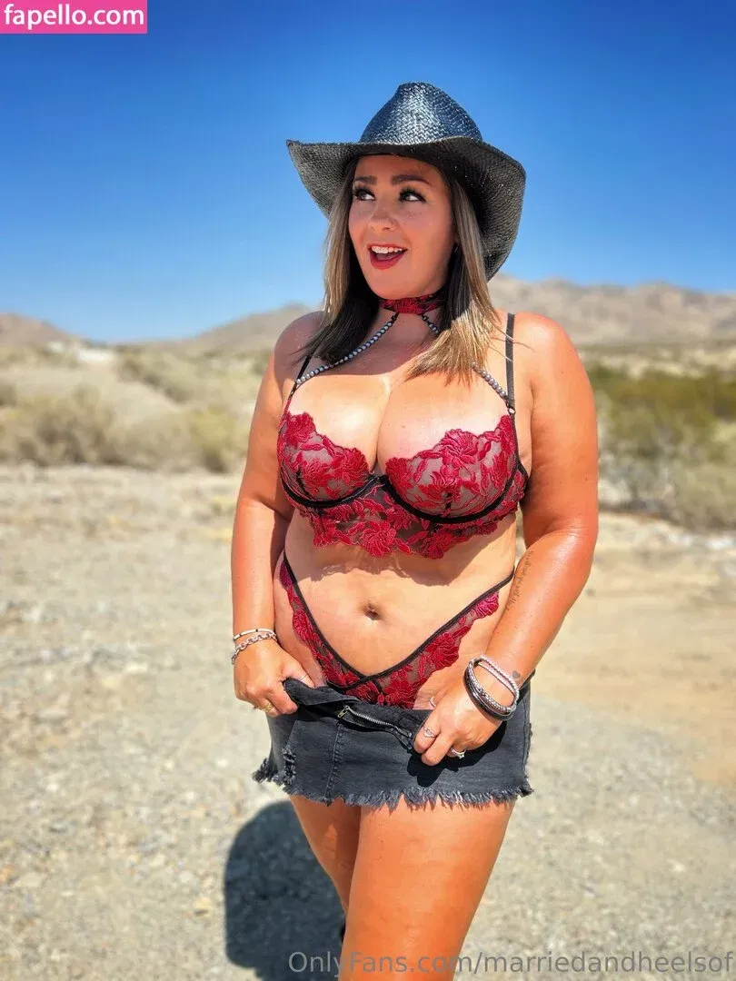 marriedandheelsof Onlyfans Photo Gallery 